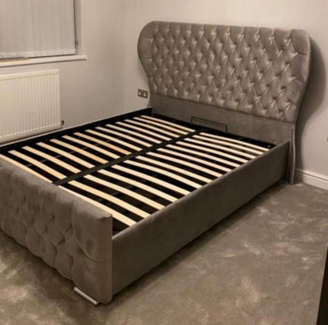 Lavish Beds Kendall Upholstered Bed